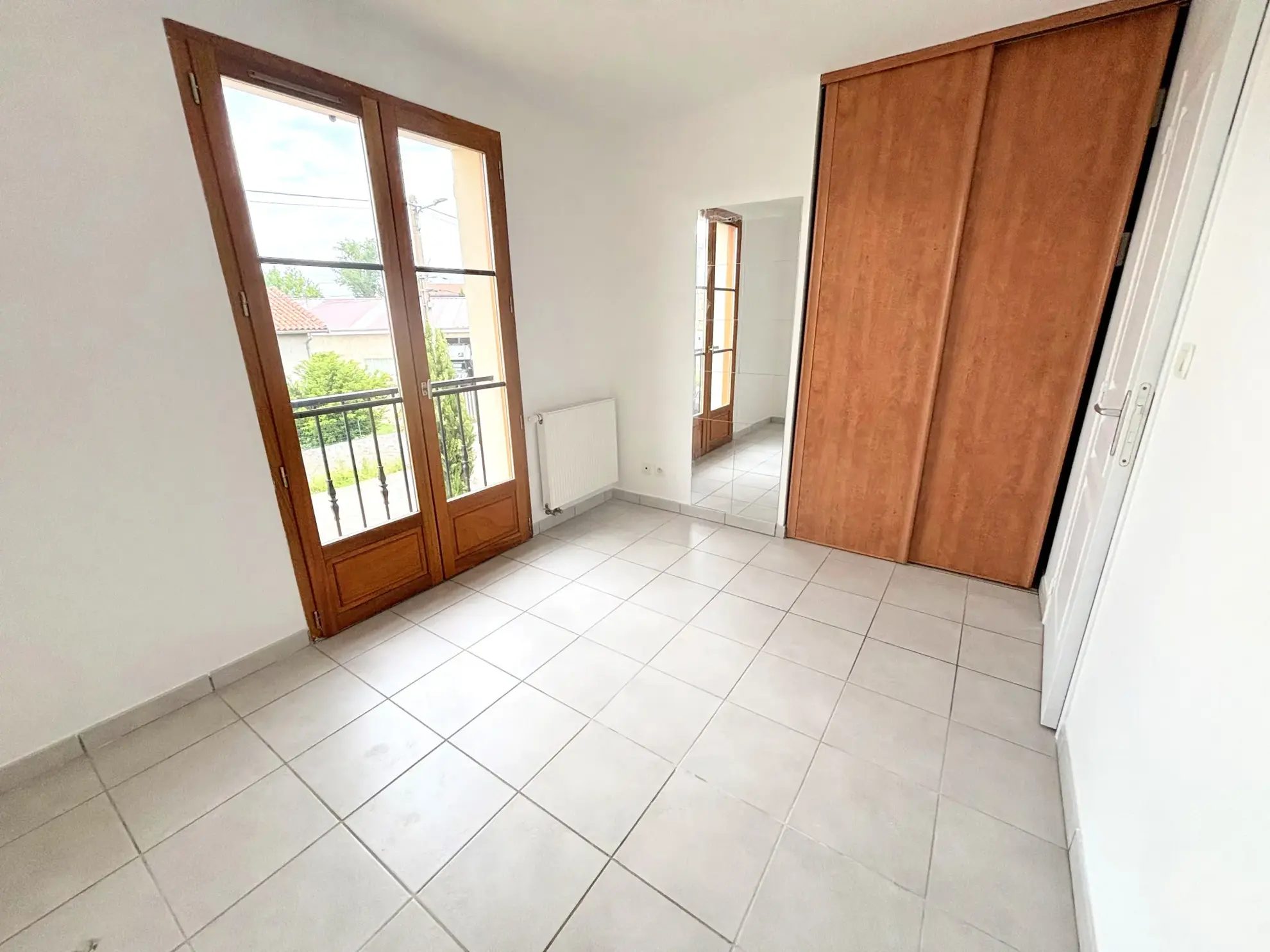 Maison 4 Chambres avec Garage et Jardin à Saint-Marcellin-en-Forez 