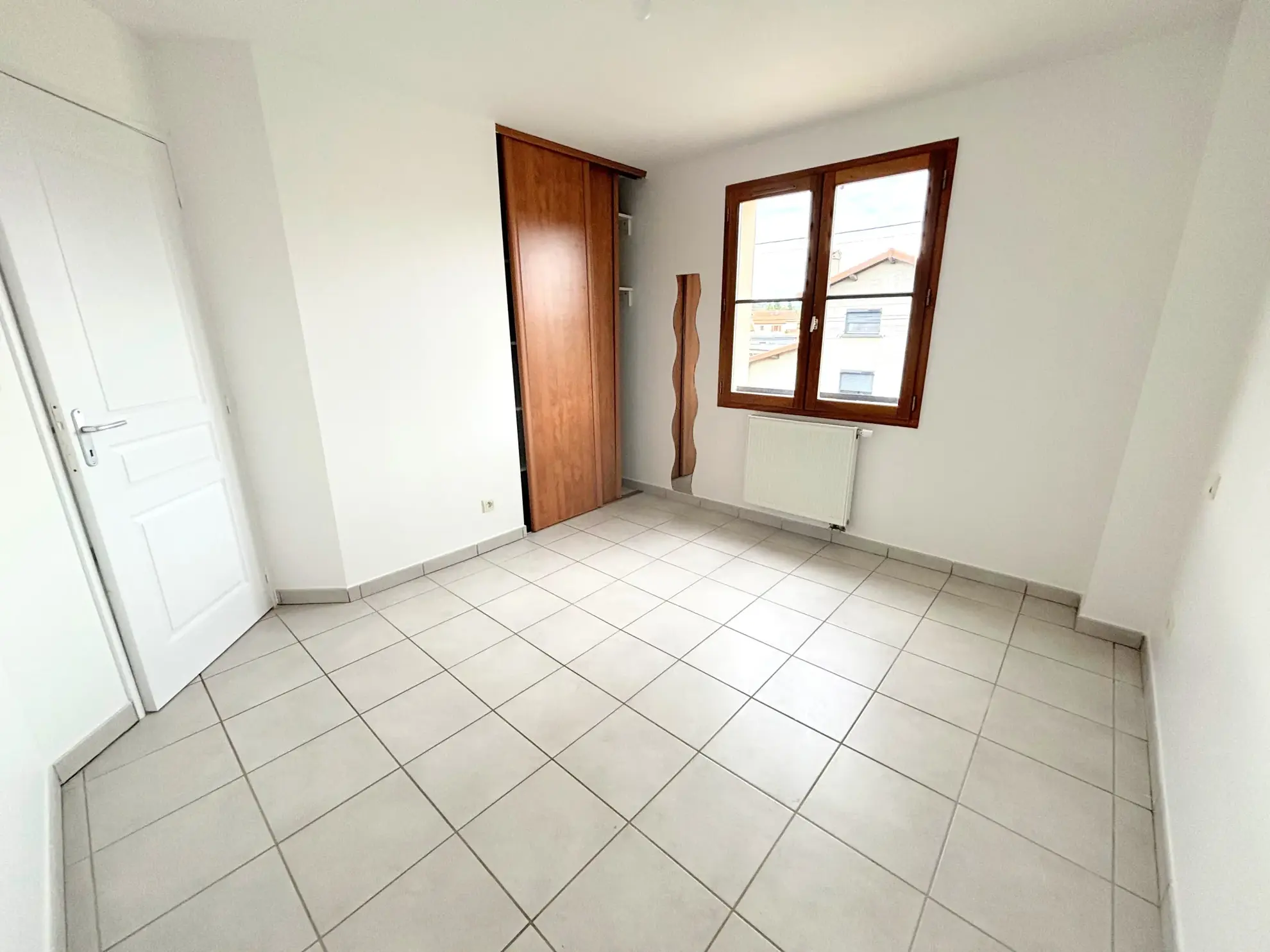 Maison 4 Chambres avec Garage et Jardin à Saint-Marcellin-en-Forez 