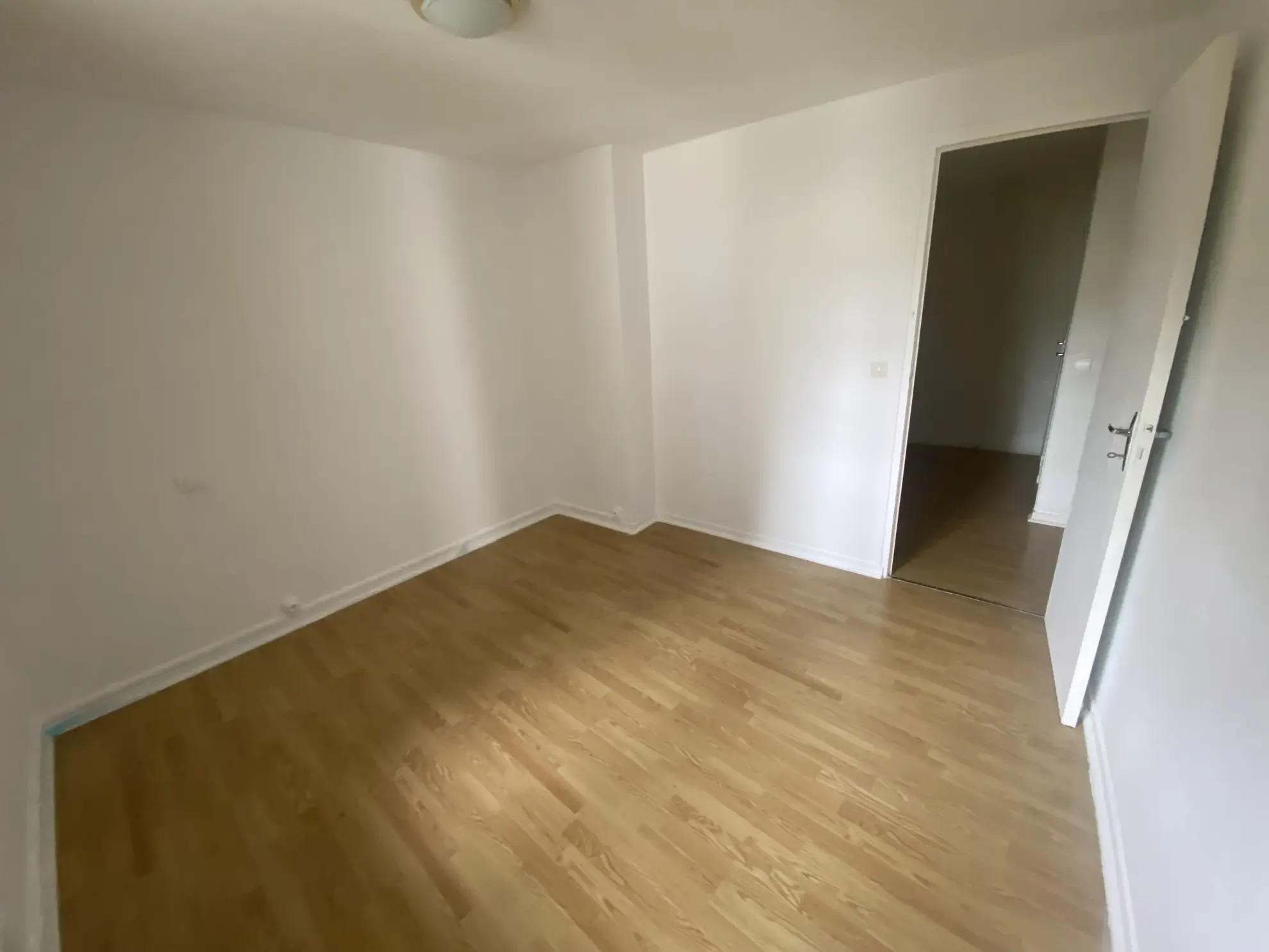 Maison de ville à La Reole de 100 m² avec cour, idéal pour investissement 