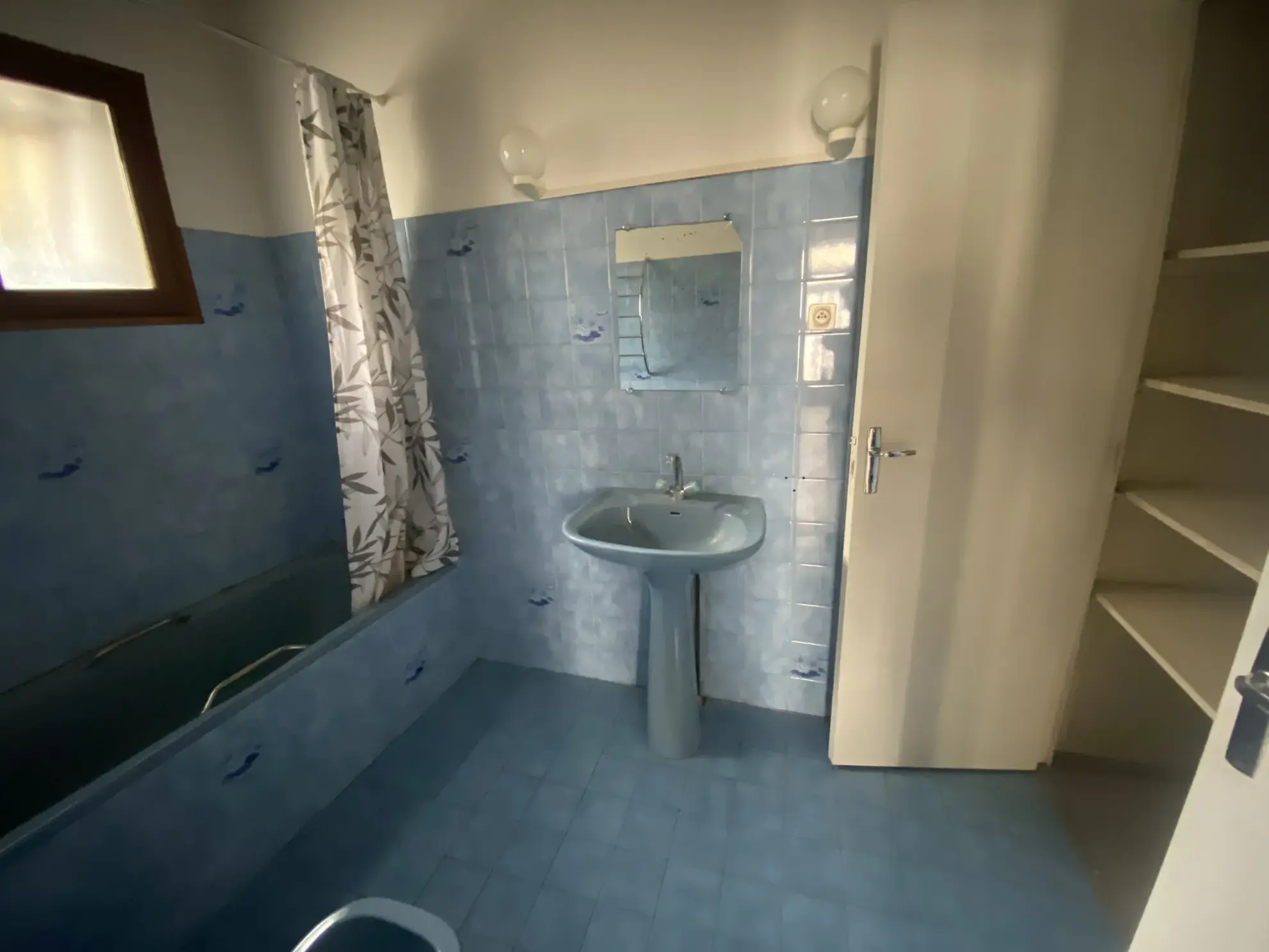 Maison de ville à La Reole de 100 m² avec cour, idéal pour investissement 