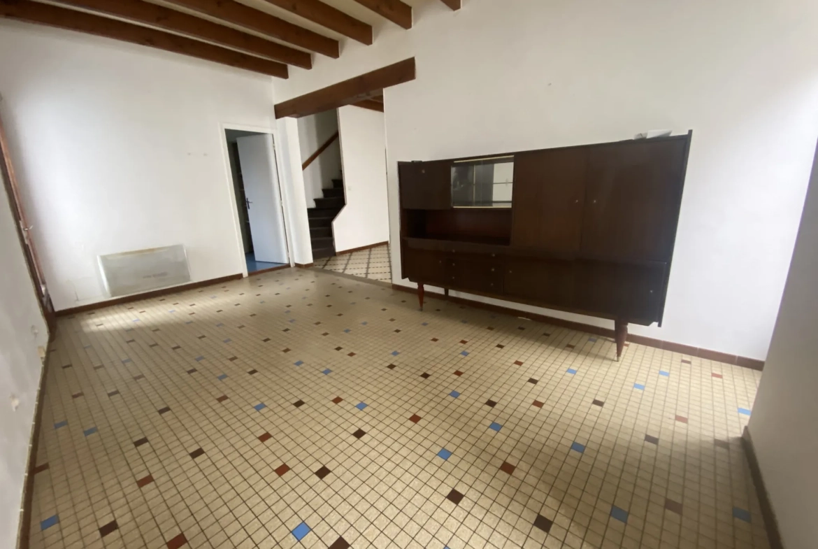 Maison de ville à La Reole de 100 m² avec cour, idéal pour investissement 
