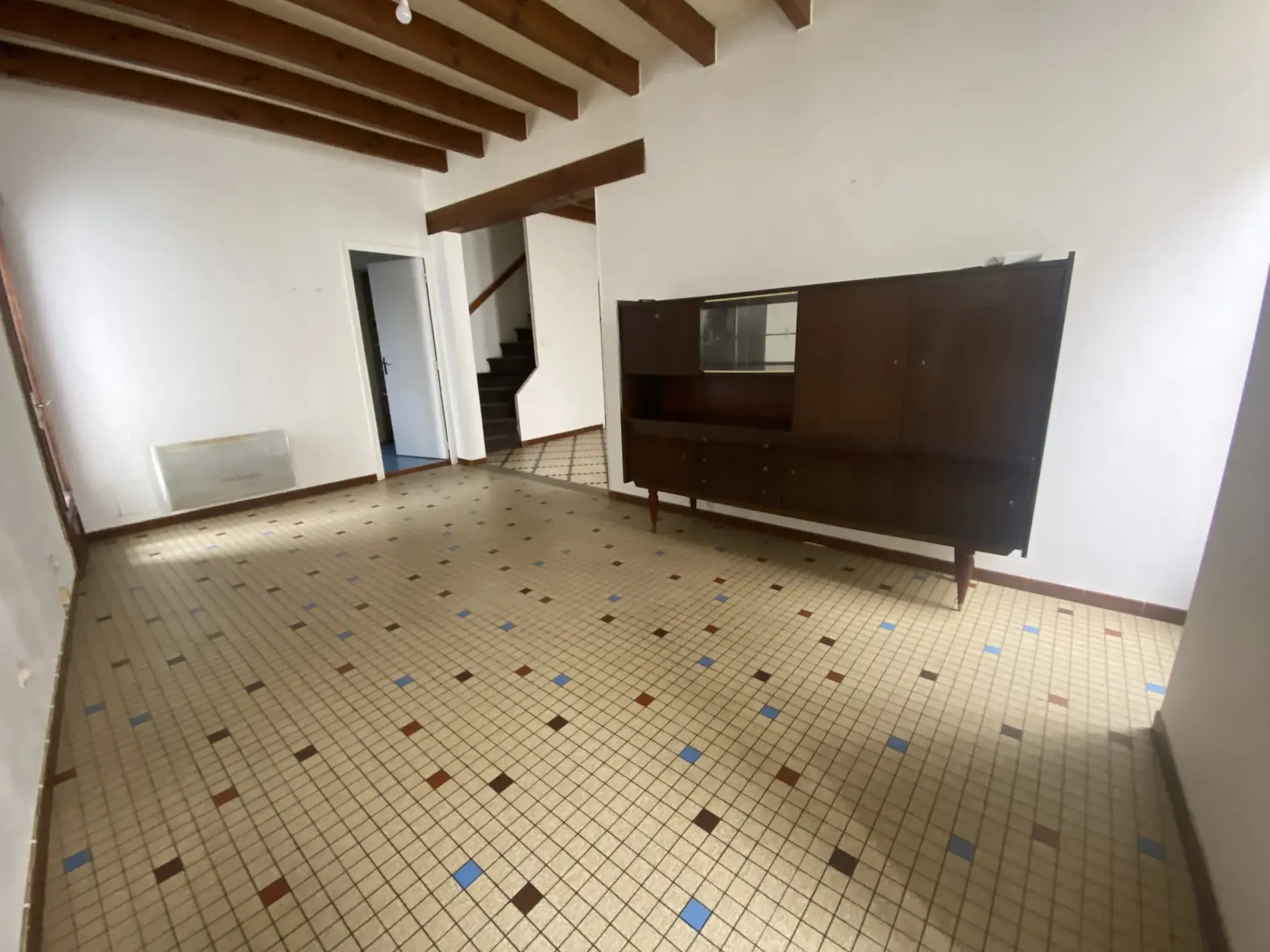Maison de ville à La Reole de 100 m² avec cour, idéal pour investissement 
