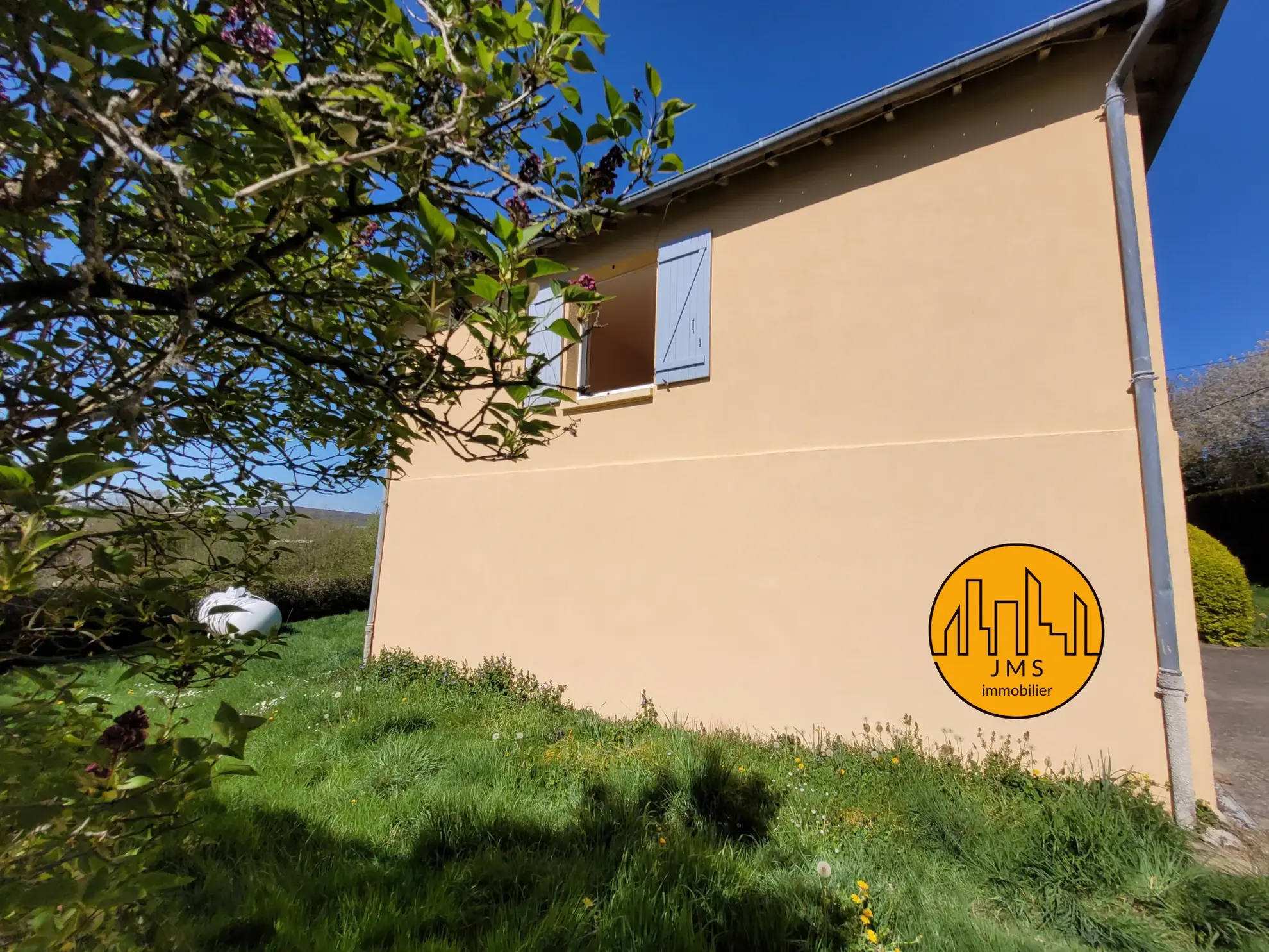 Maison de 113 m² avec grand terrain et vue secteur Noyant d'Allier 
