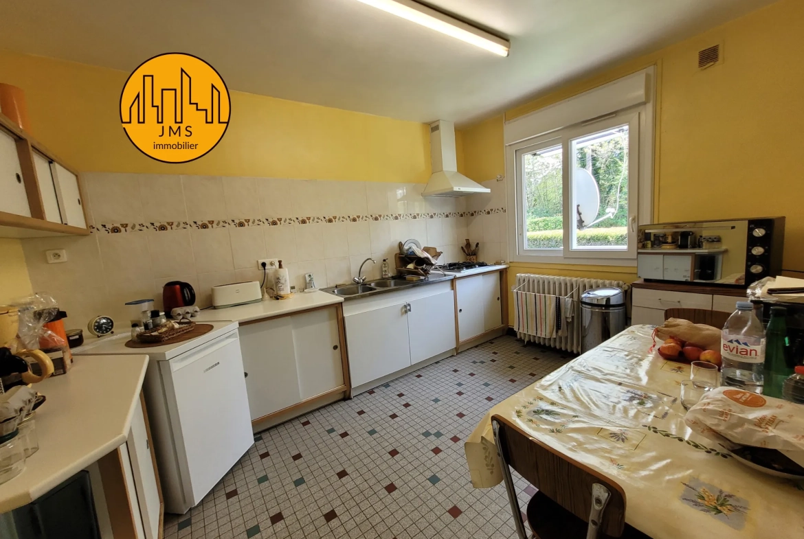 Maison de 113 m² avec grand terrain et vue secteur Noyant d'Allier 