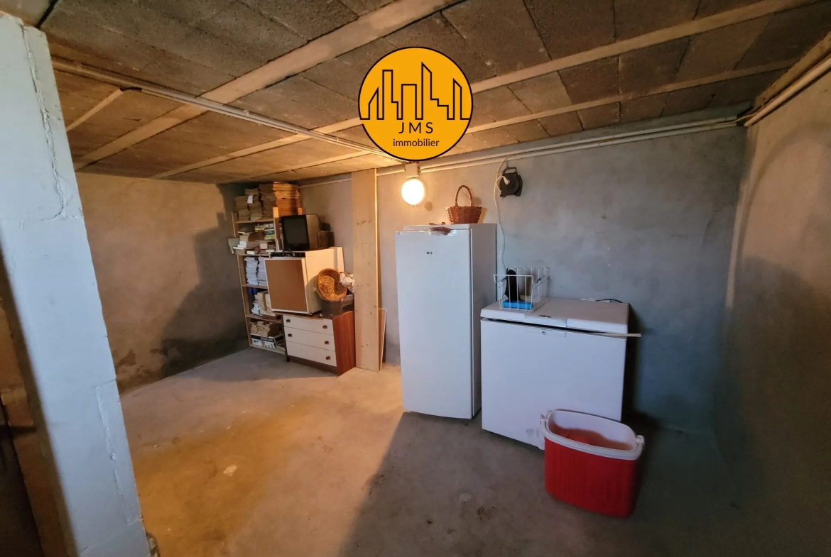 Maison de 113 m² avec grand terrain et vue secteur Noyant d'Allier 