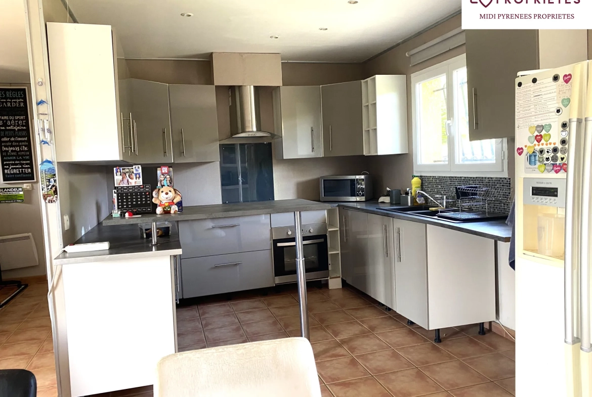 Villa familiale de 95 m² avec terrain à Le FOSSAT, proche commodités 
