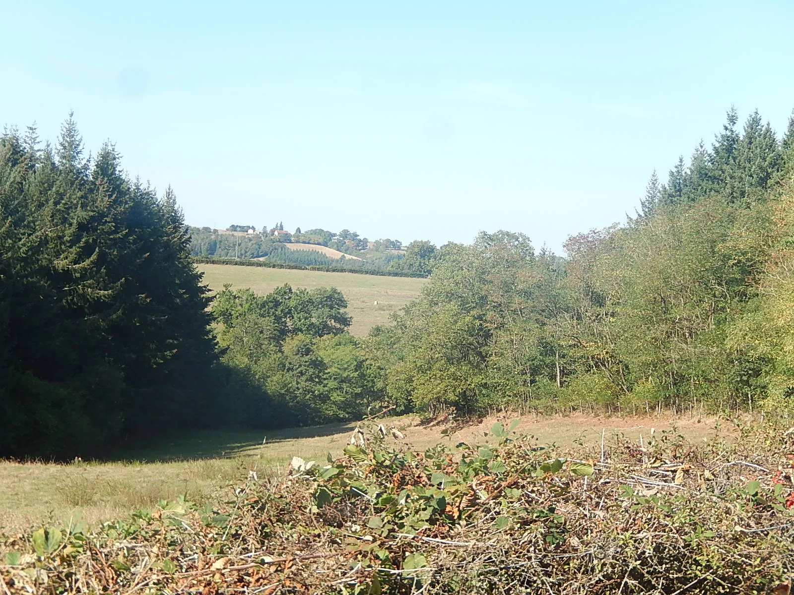 Maison individuelle isolée avec grange et vue sur la vallée à Loddes 