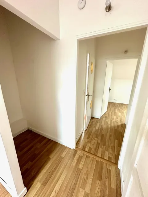Appartement T3 de 90m² avec vue montagne à Pougny – Dernier étage avec cave et parking privé 