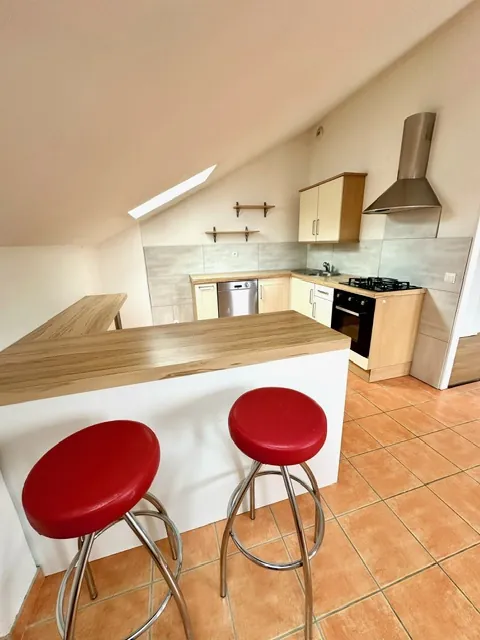 Appartement T3 de 90m² avec vue montagne à Pougny – Dernier étage avec cave et parking privé 