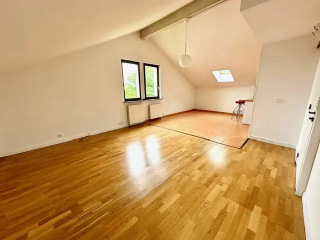 Appartement T3 de 90m² avec vue montagne à Pougny – Dernier étage avec cave et parking privé 