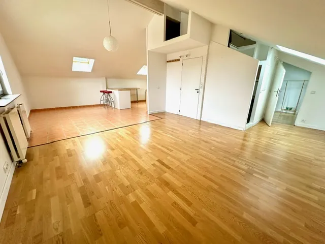 Appartement T3 de 90m² avec vue montagne à Pougny – Dernier étage avec cave et parking privé 