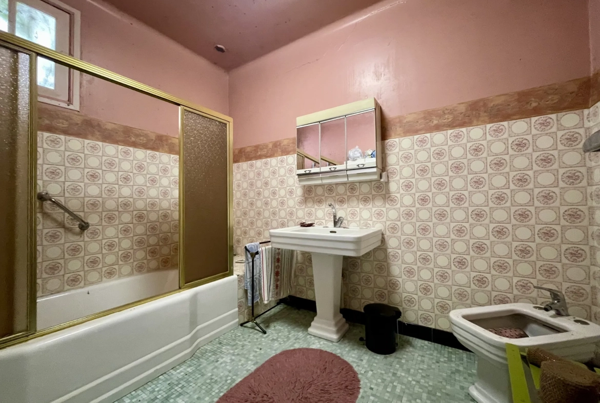 Maison à vendre à Ansost avec grand parc et potentiel de rénovation près de Vic-en-Bigorre 