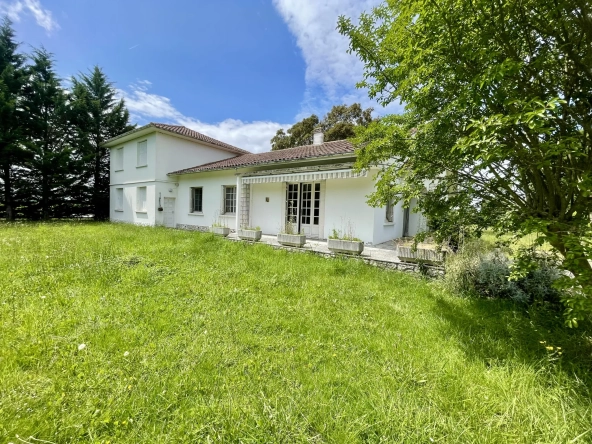 Maison à vendre à Ansost avec grand parc et potentiel de rénovation près de Vic-en-Bigorre