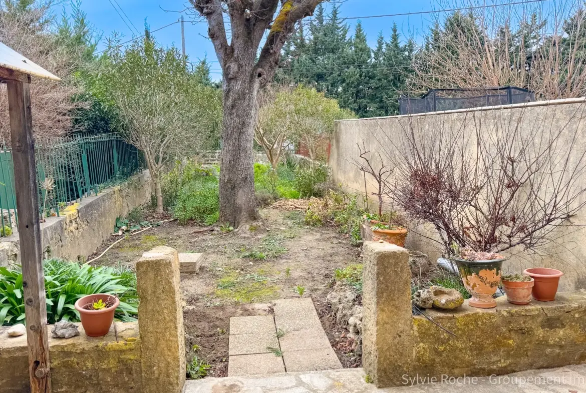 Maison de charme à Piolenc avec dépendances et jardin - 175 m² 