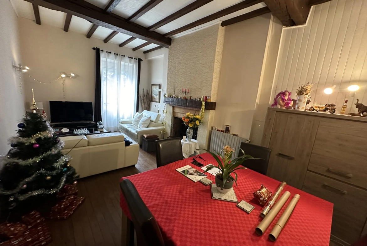 Maison à vendre avec 4 chambres à Seyches - Opportunité rare 