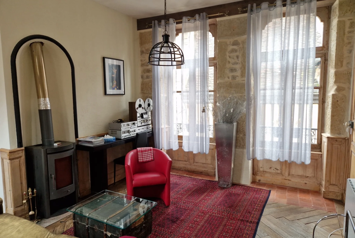 Magnifique appartement duplex au cœur historique d'Autun - 5 chambres, cave, prix 229 000 EUR 