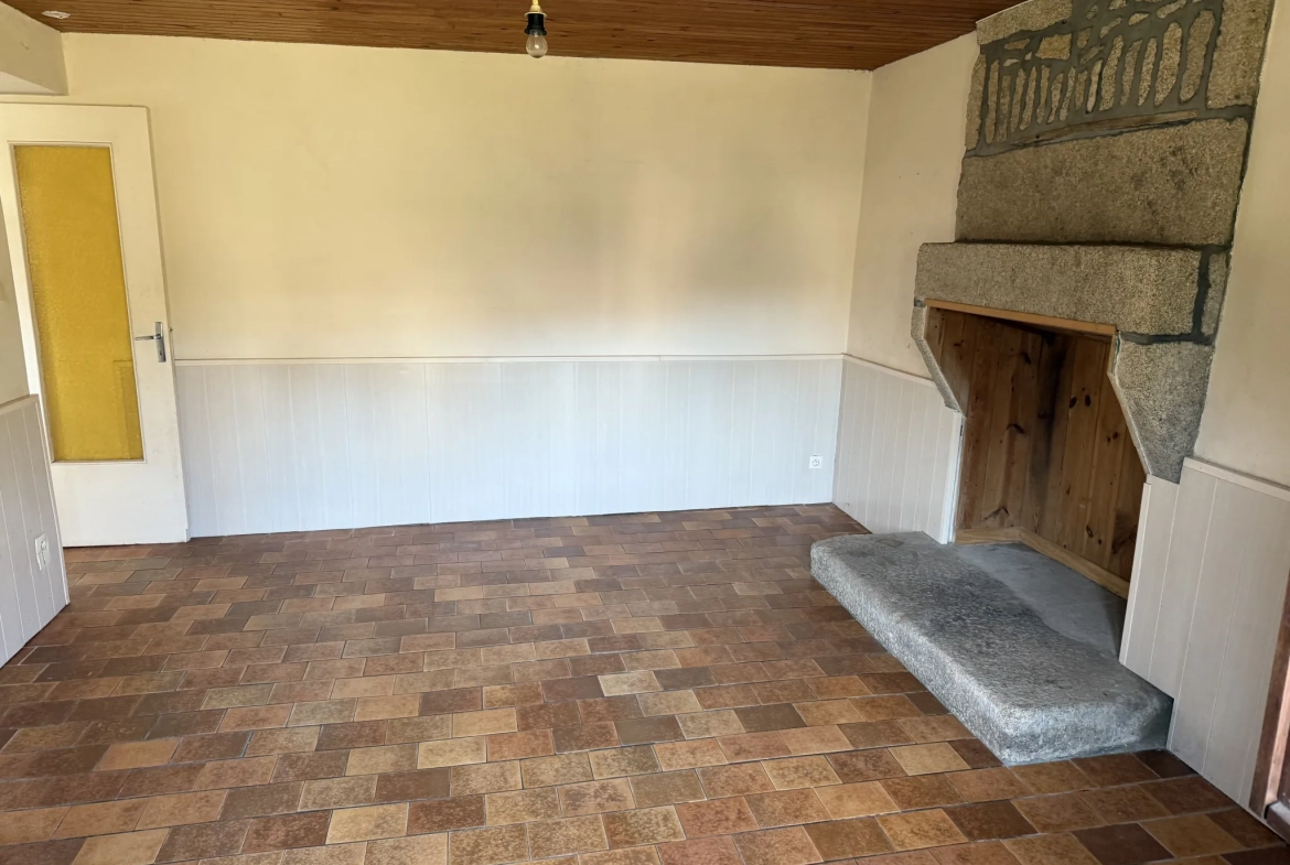 Maison à vendre à Alençon de 24,45 m² avec garage et grand terrain 
