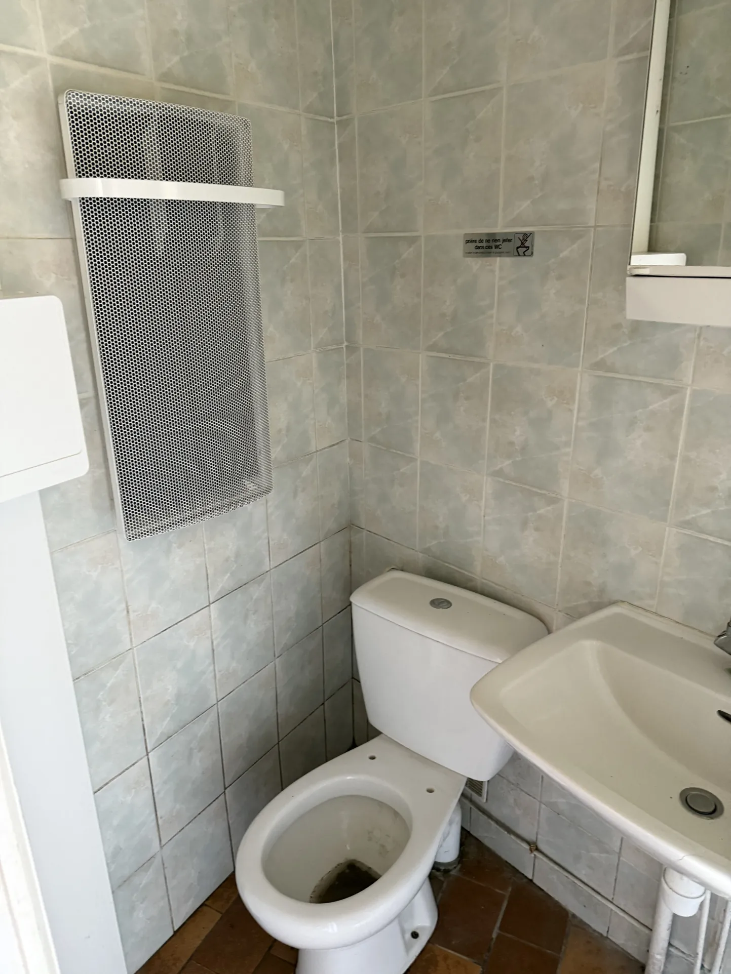 Maison à vendre à Alençon de 24,45 m² avec garage et grand terrain 