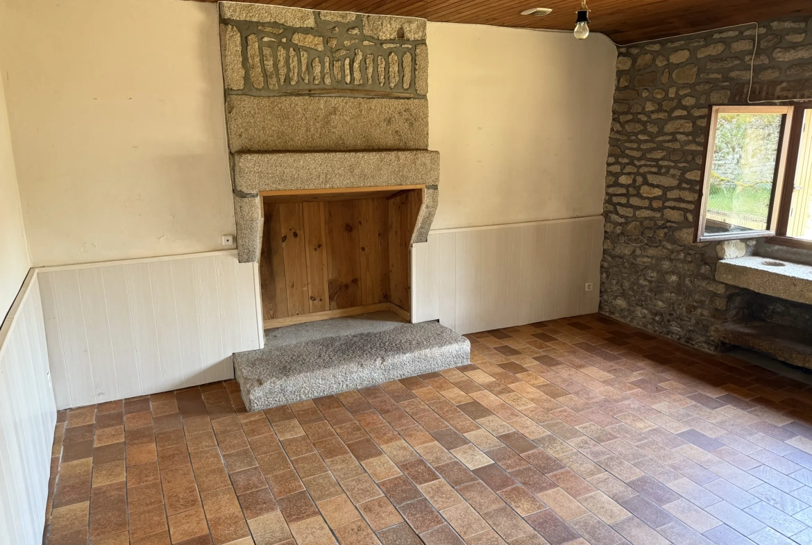 Maison à vendre à Alençon de 24,45 m² avec garage et grand terrain 