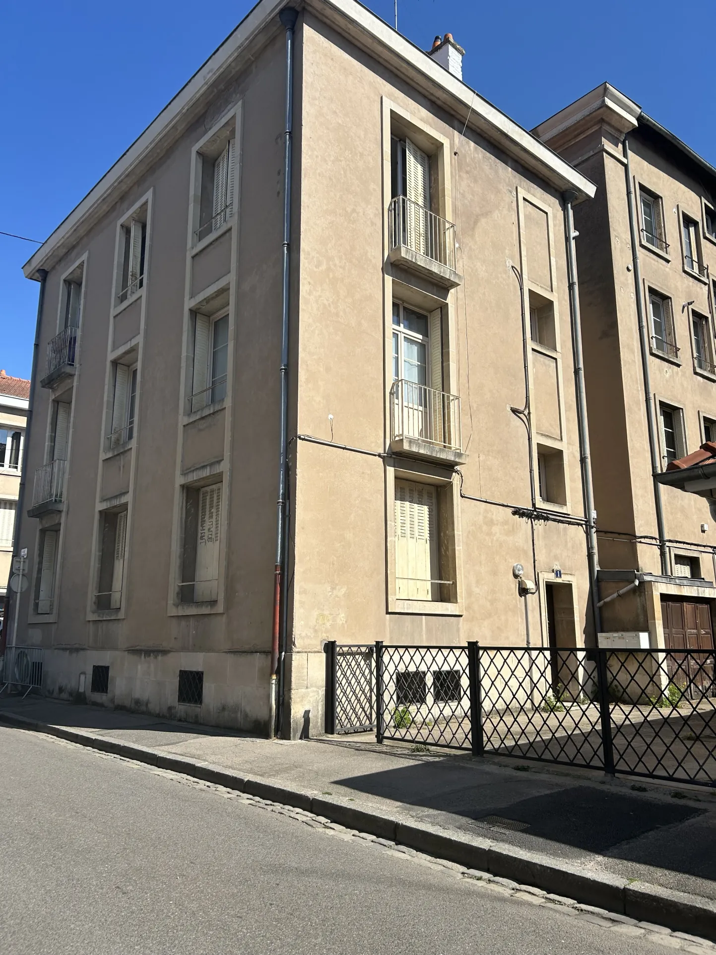 Comble à aménager à Toul - Potentiel pour résidence ou investissement 