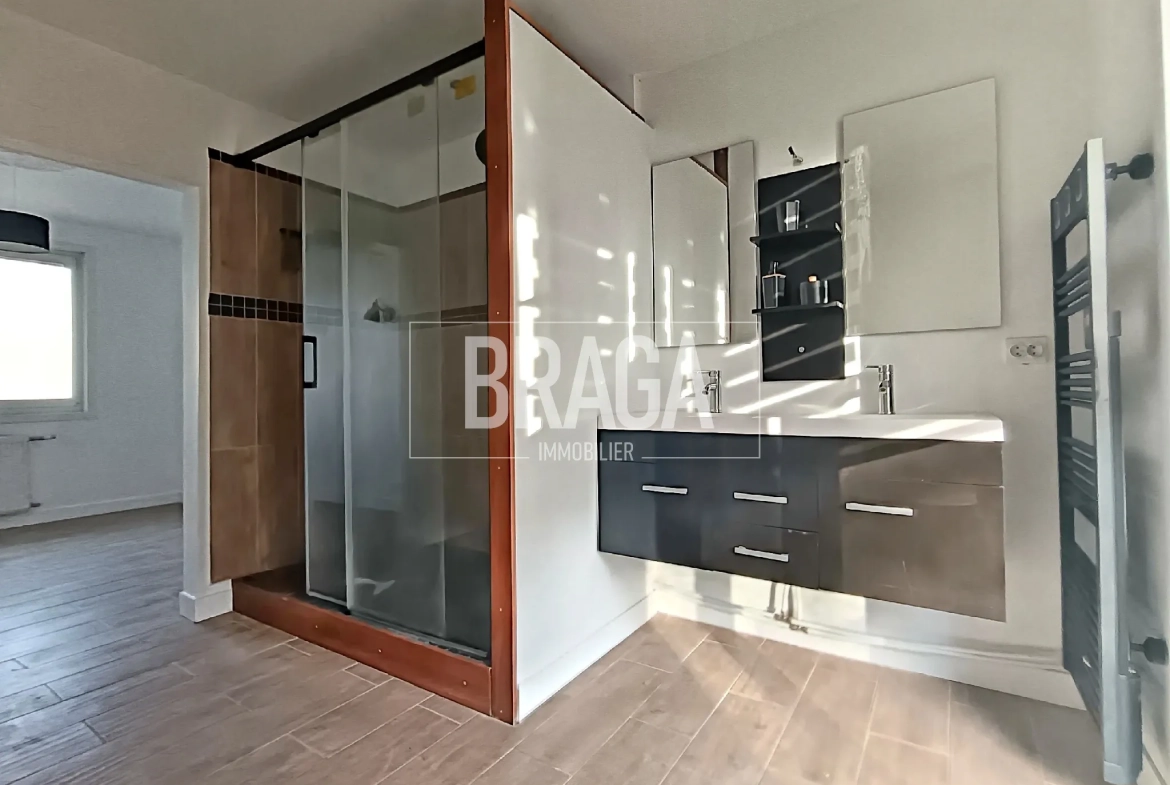 Maison de plain-pied rénovée de 133m² à Longfossé avec 3 chambres 