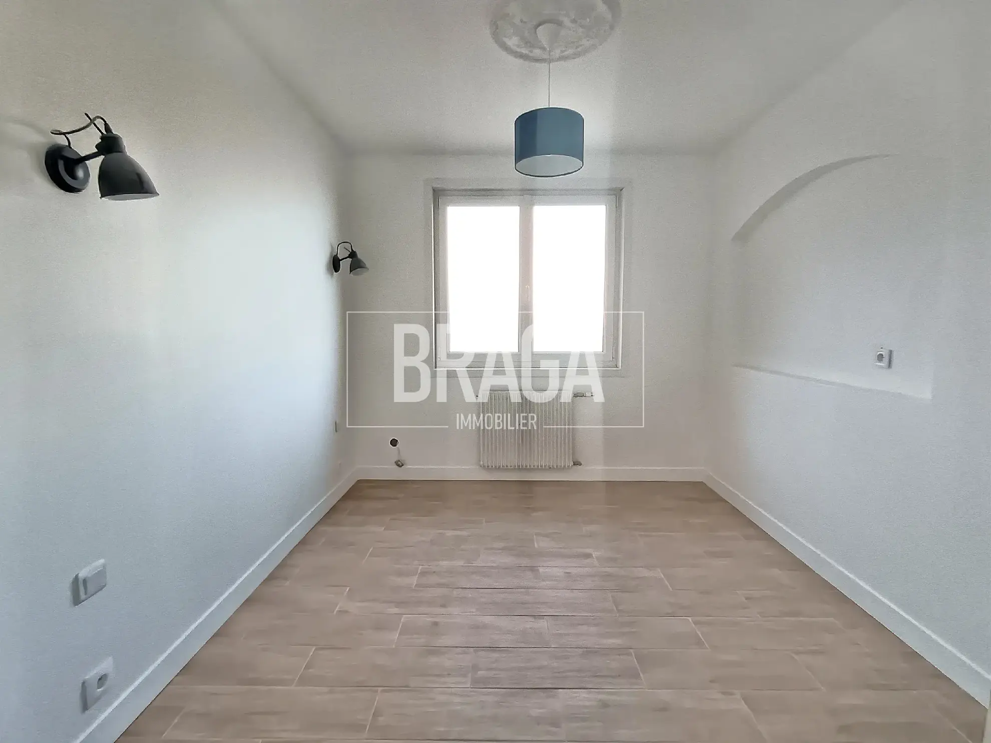 Maison de plain-pied rénovée de 133m² à Longfossé avec 3 chambres 