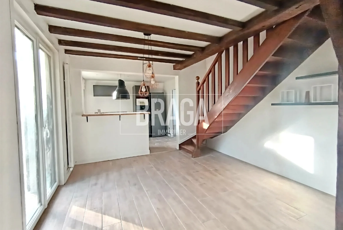 Maison de plain-pied rénovée de 133m² à Longfossé avec 3 chambres 