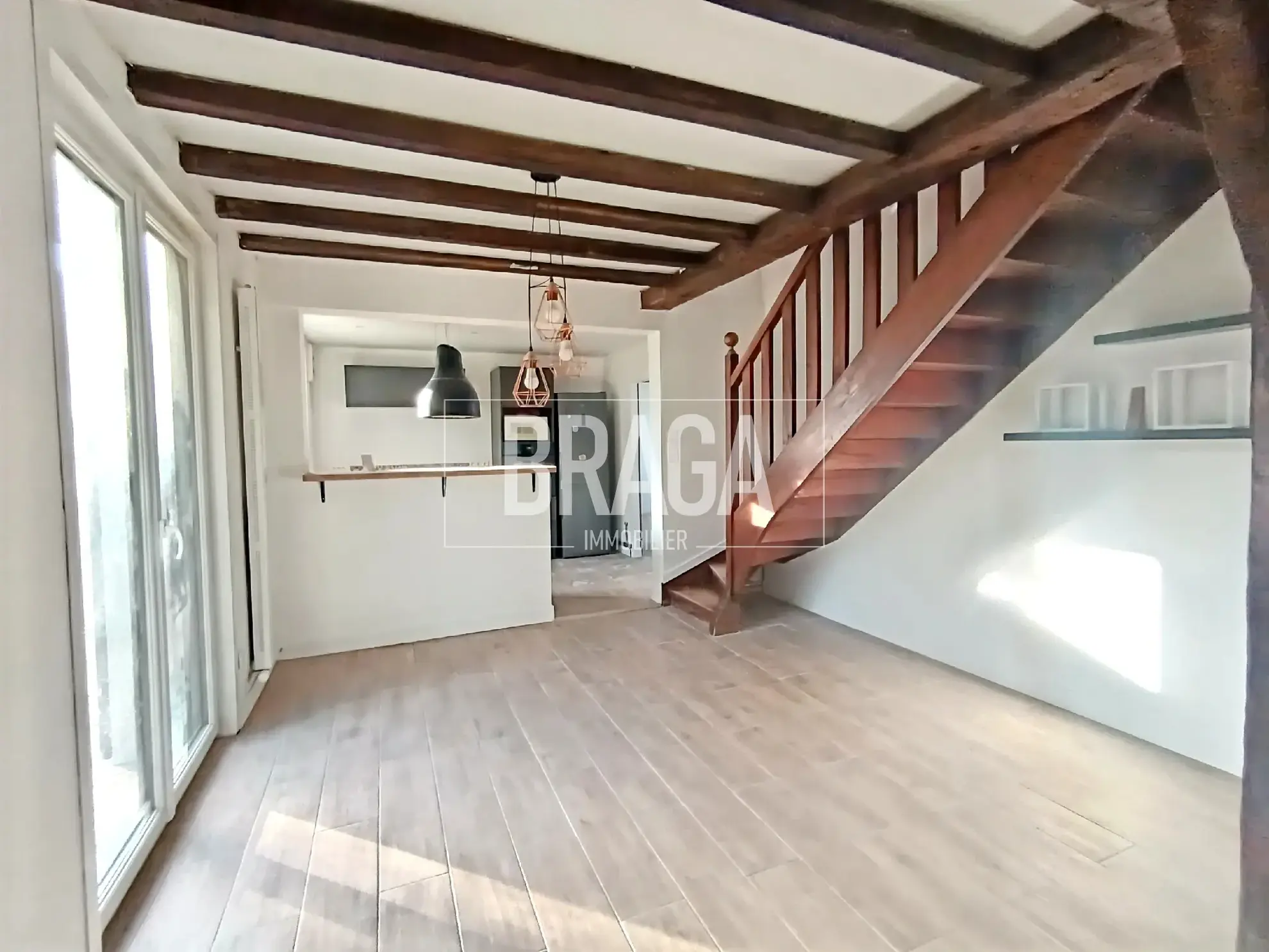 Maison de plain-pied rénovée de 133m² à Longfossé avec 3 chambres 