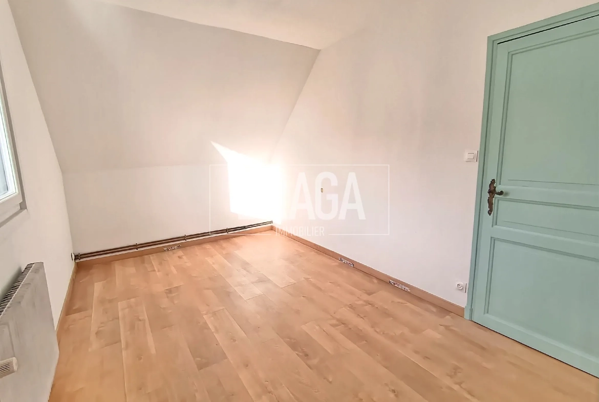 Maison de plain-pied rénovée de 133m² à Longfossé avec 3 chambres 