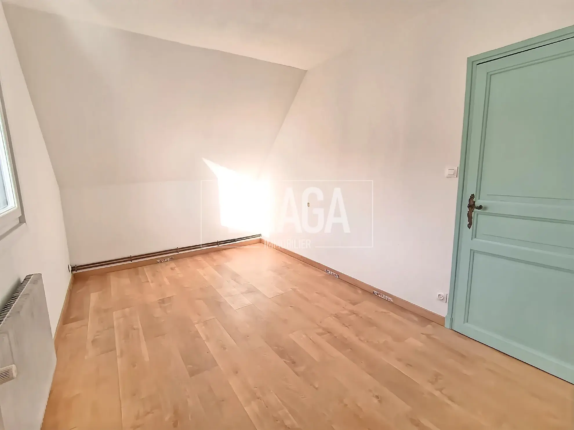 Maison de plain-pied rénovée de 133m² à Longfossé avec 3 chambres 