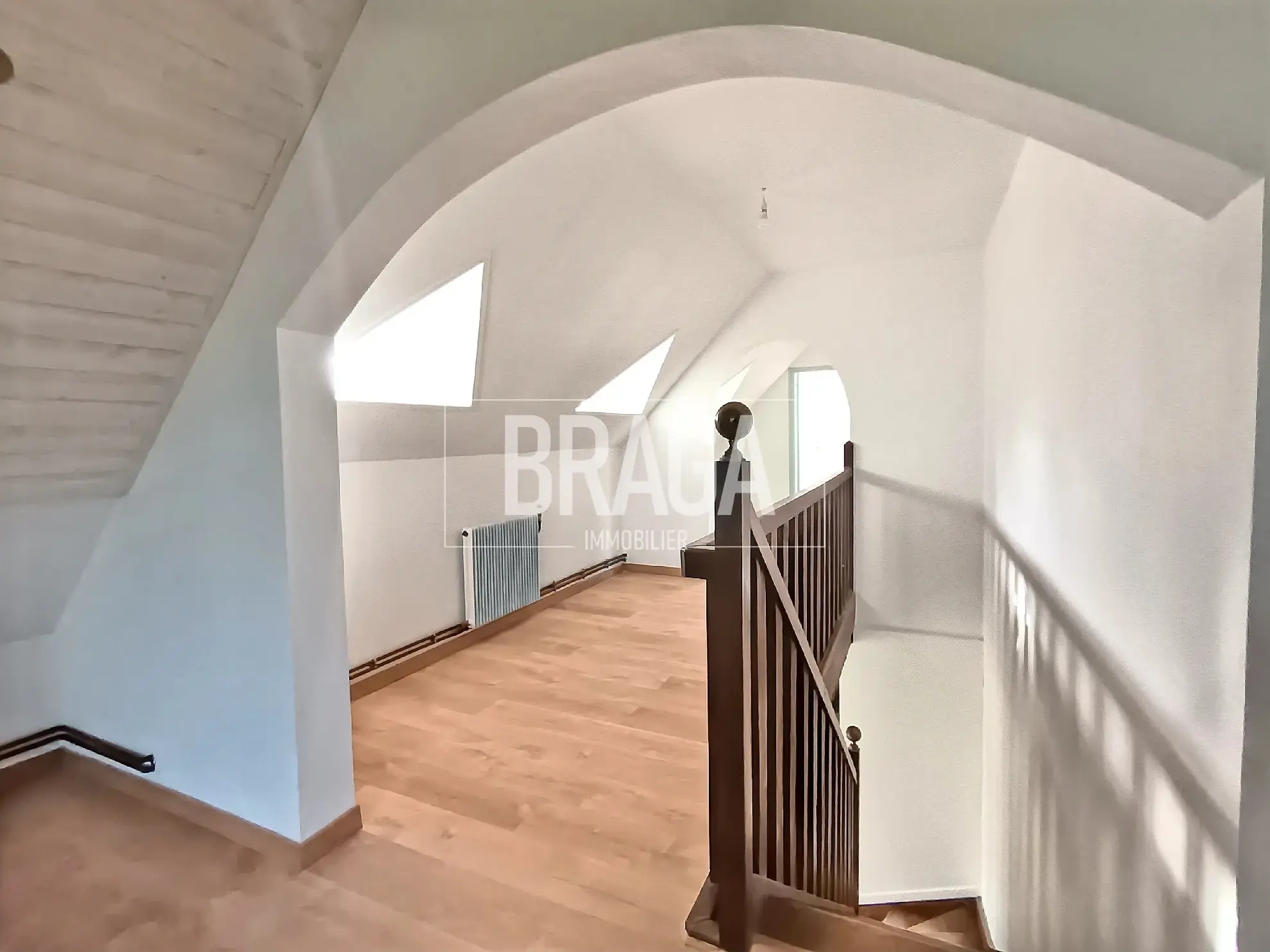 Maison de plain-pied rénovée de 133m² à Longfossé avec 3 chambres 