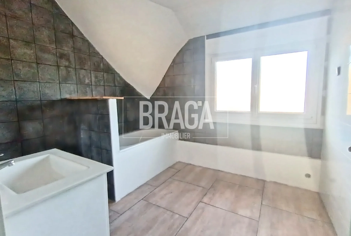 Maison de plain-pied rénovée de 133m² à Longfossé avec 3 chambres 
