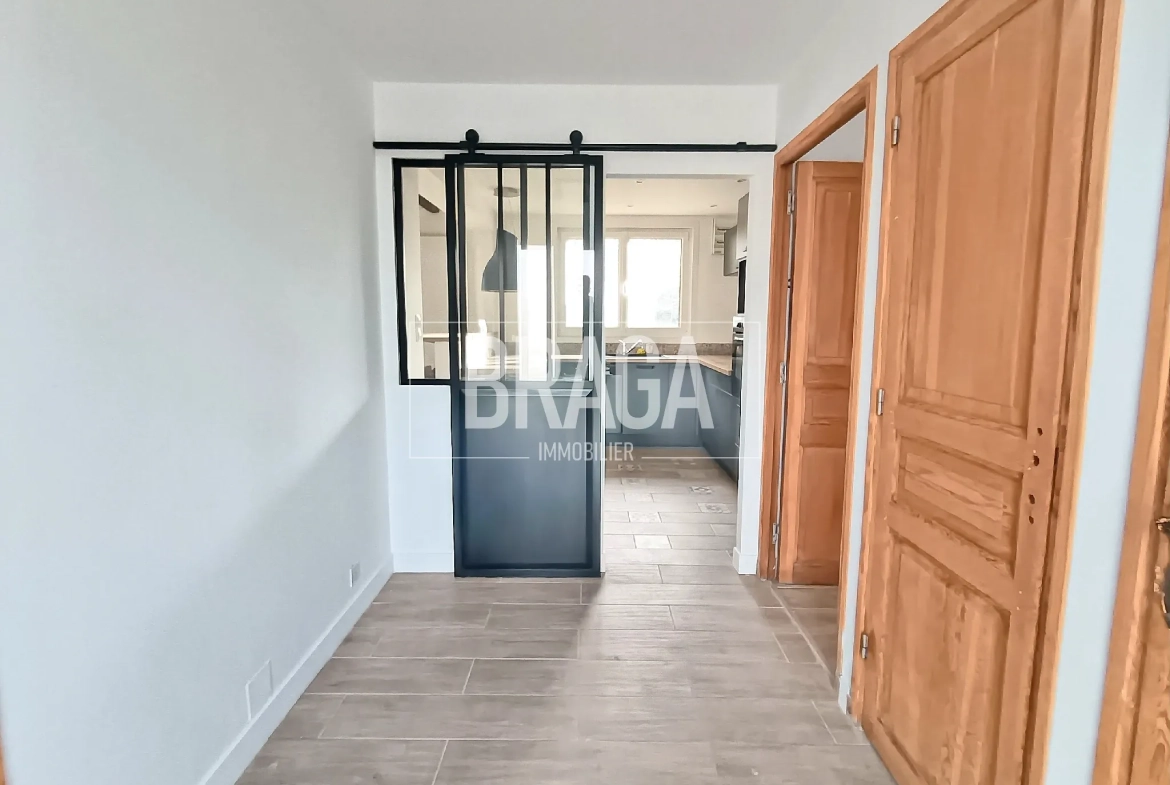 Maison de plain-pied rénovée de 133m² à Longfossé avec 3 chambres 