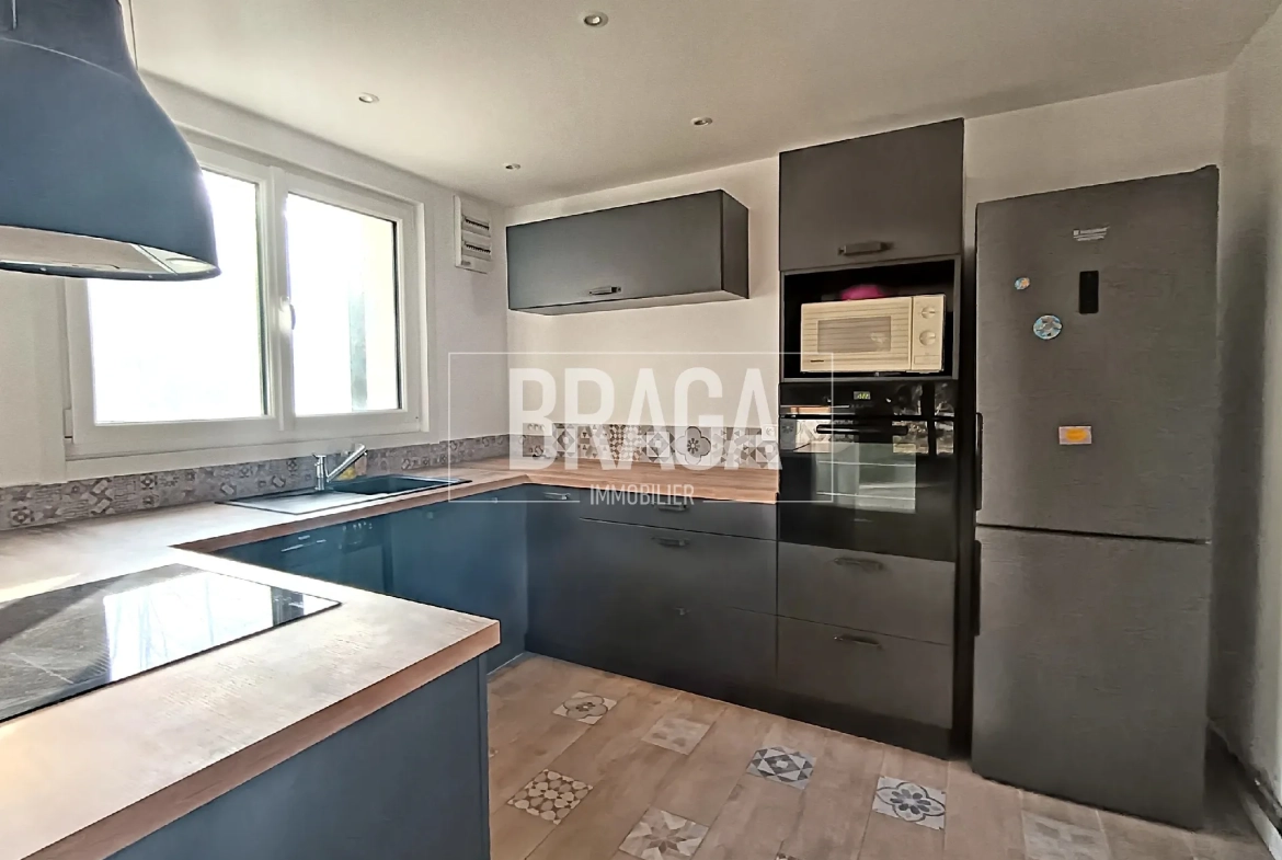Maison de plain-pied rénovée de 133m² à Longfossé avec 3 chambres 