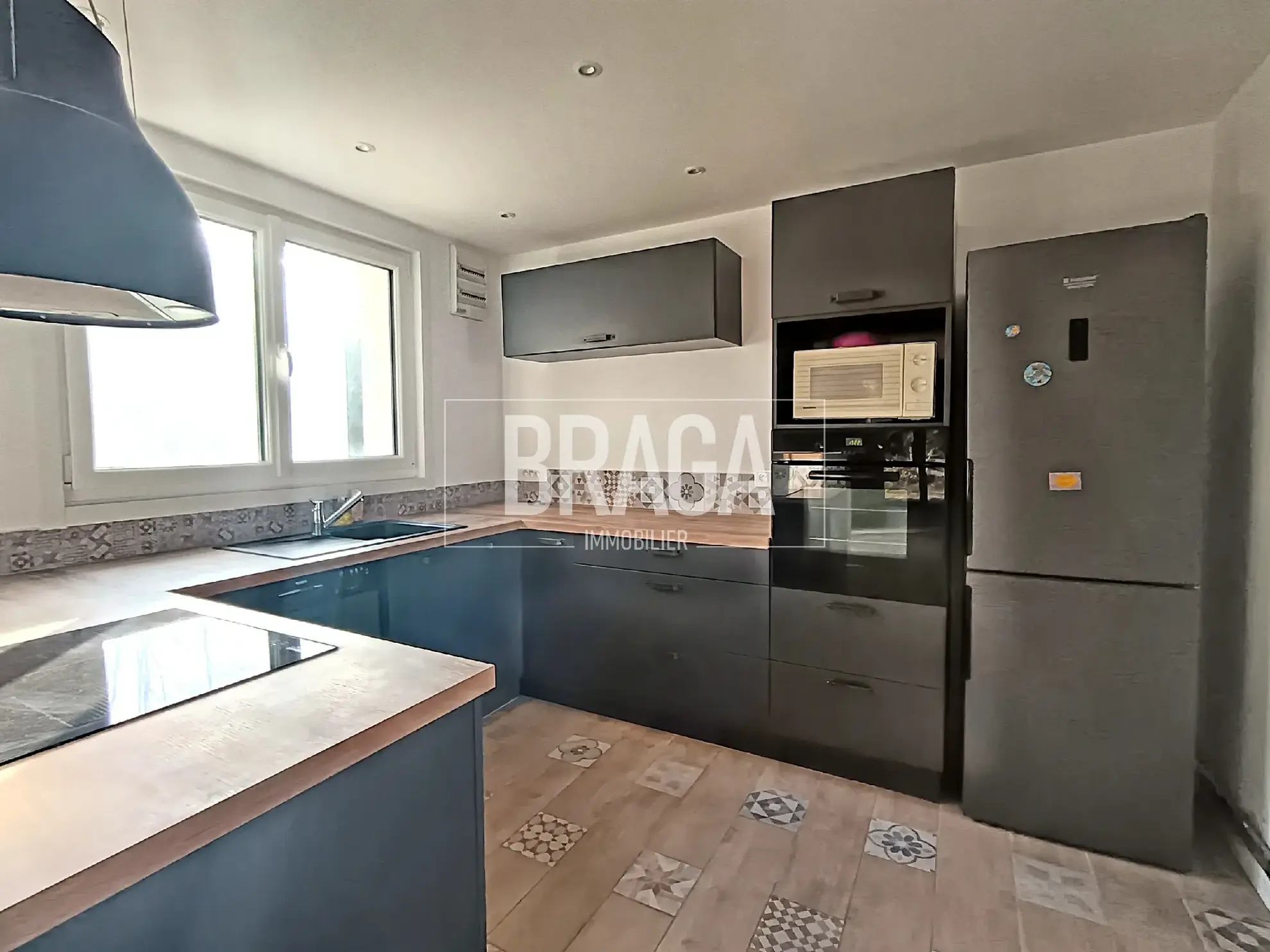 Maison de plain-pied rénovée de 133m² à Longfossé avec 3 chambres 