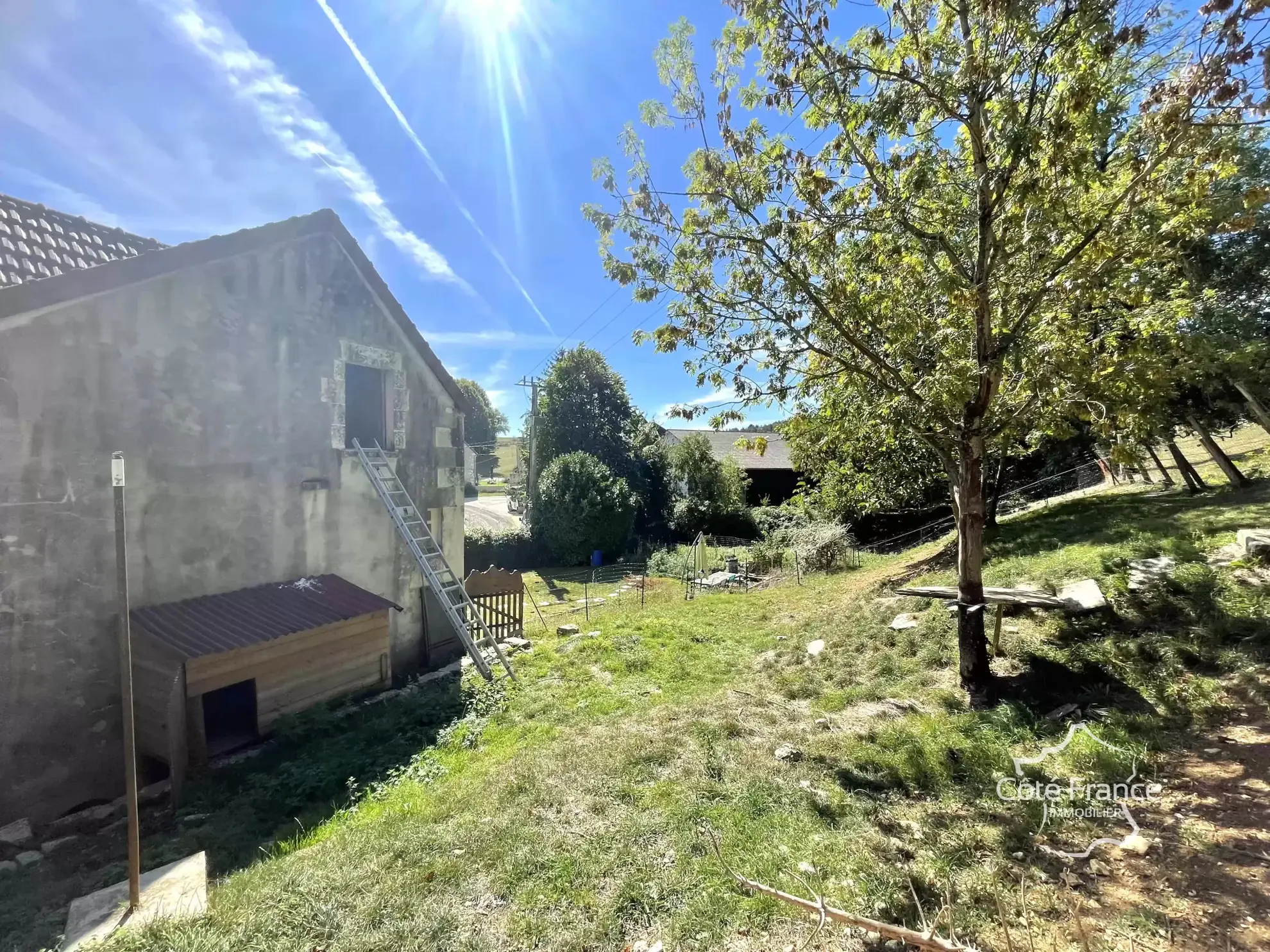 Superbe maison de 2 chambres avec grand jardin à proximité d'Auxerre 