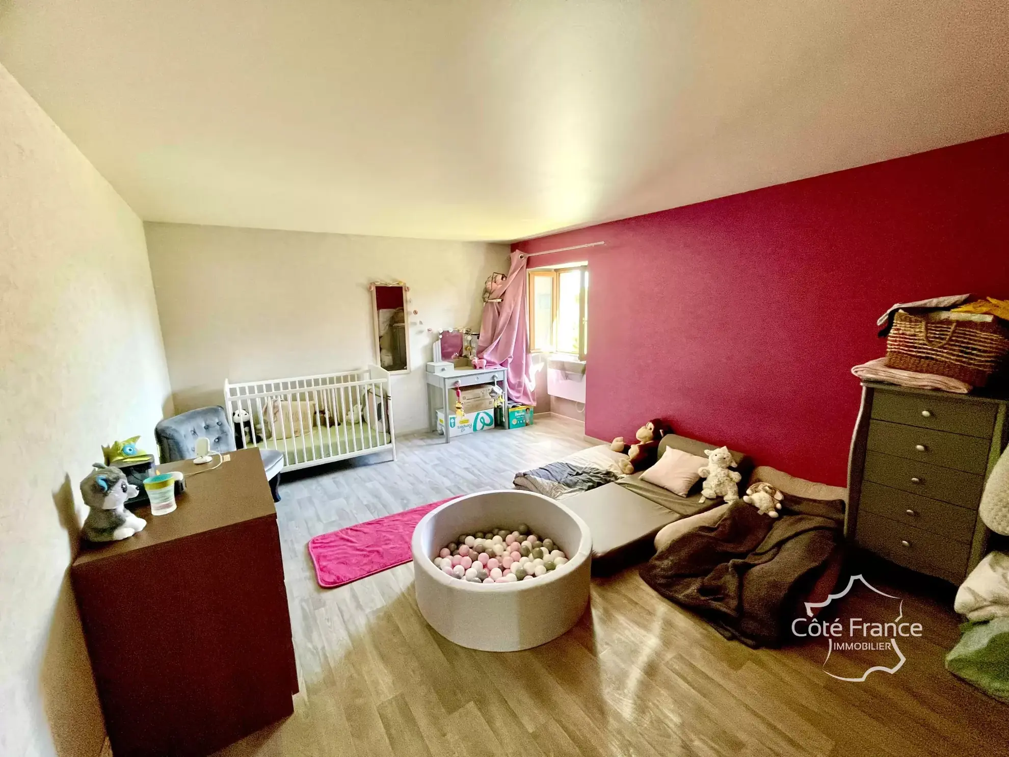 Superbe maison de 2 chambres avec grand jardin à proximité d'Auxerre 