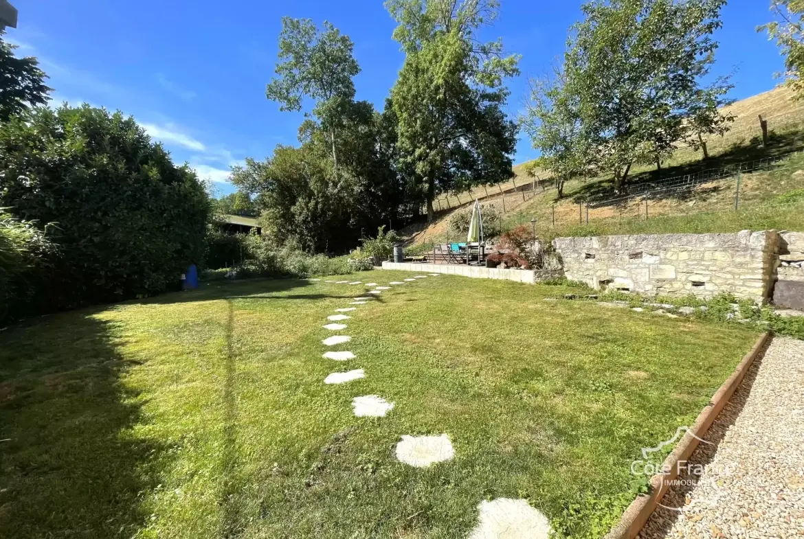 Superbe maison de 2 chambres avec grand jardin à proximité d'Auxerre 