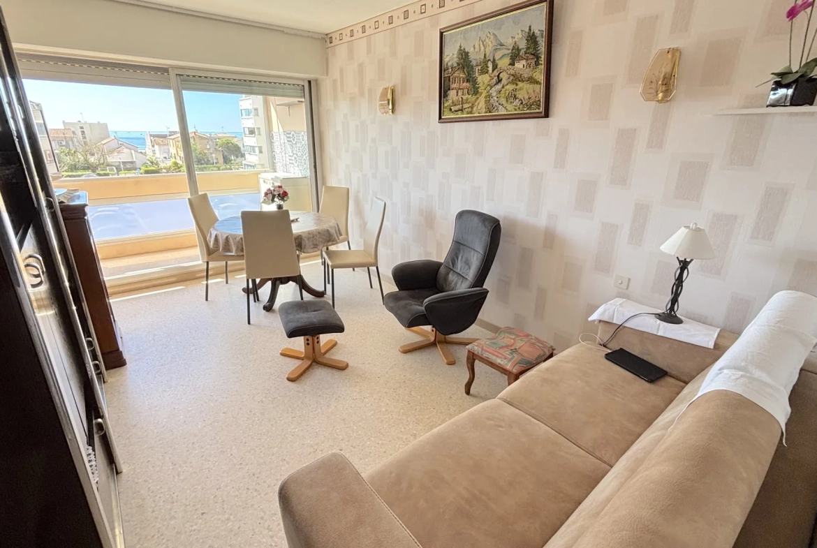 Appartement 2 pièces avec loggia sud vue mer à Carnon-Plage 