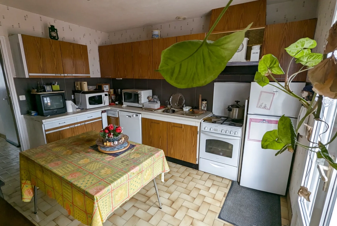 Maison à vendre à Coulon près du Marais Poitevin – 5 chambres 