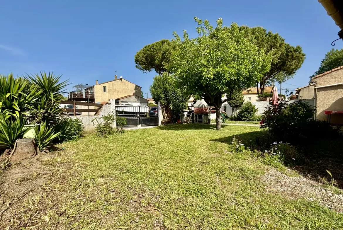 Maison de plain-pied à Pomérols avec garage, atelier et terrain clos de 404 m² 