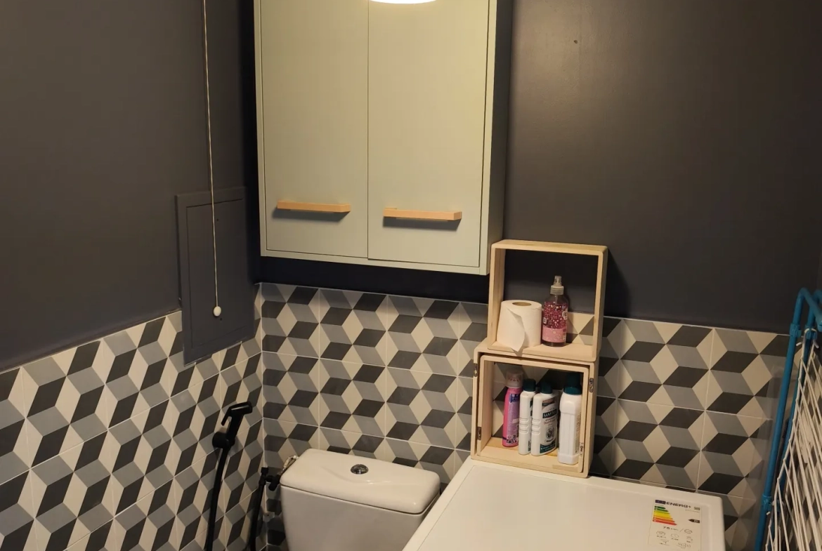 Bel appartement traversant 4 pièces avec balcon à Orly, parking sécurisé et résidence récente 