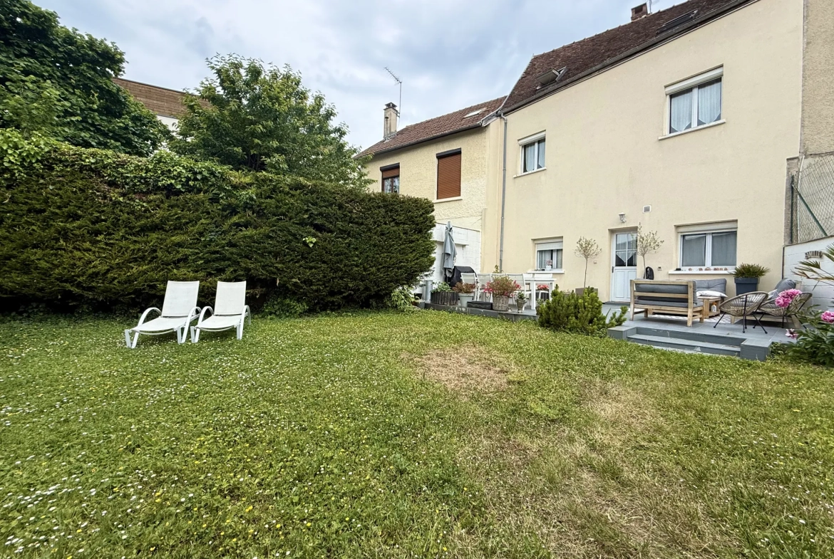 Maison chaleureuse de 99m² avec jardin à Troyes proche du centre-ville 