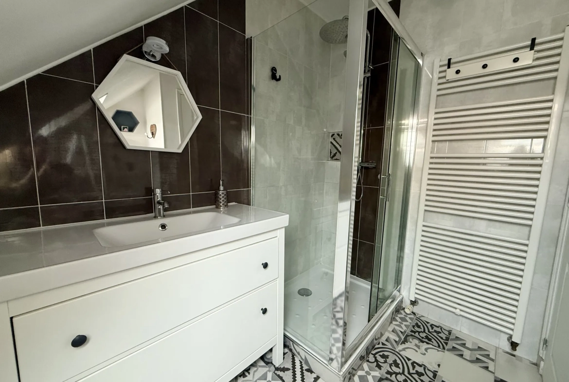 Maison chaleureuse de 99m² avec jardin à Troyes proche du centre-ville 