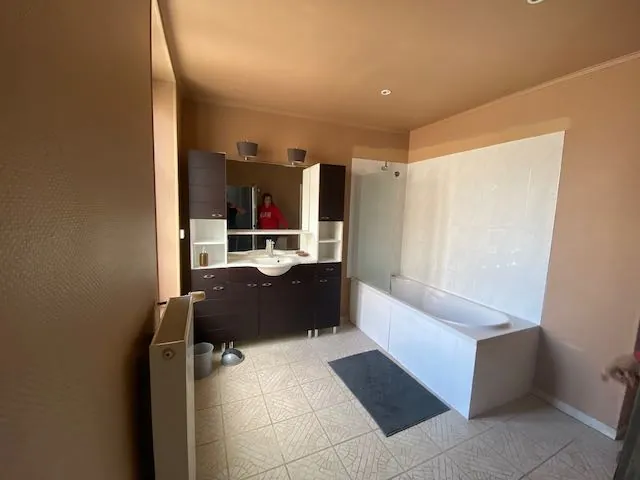 A vendre maison de ville mitoyenne de 180 m² à Le Donjon 