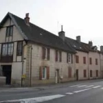 A vendre maison de ville mitoyenne de 180 m² à Le Donjon