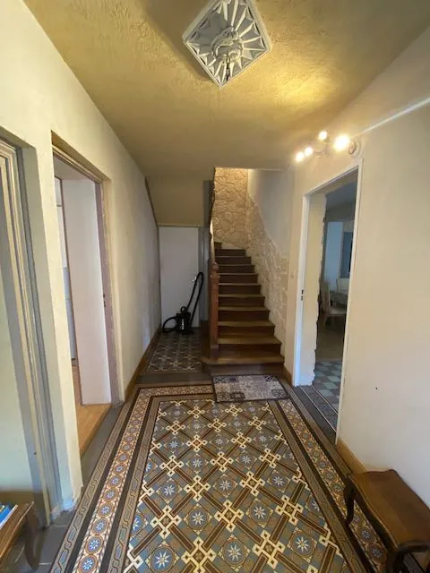 A vendre maison de ville mitoyenne de 180 m² à Le Donjon 
