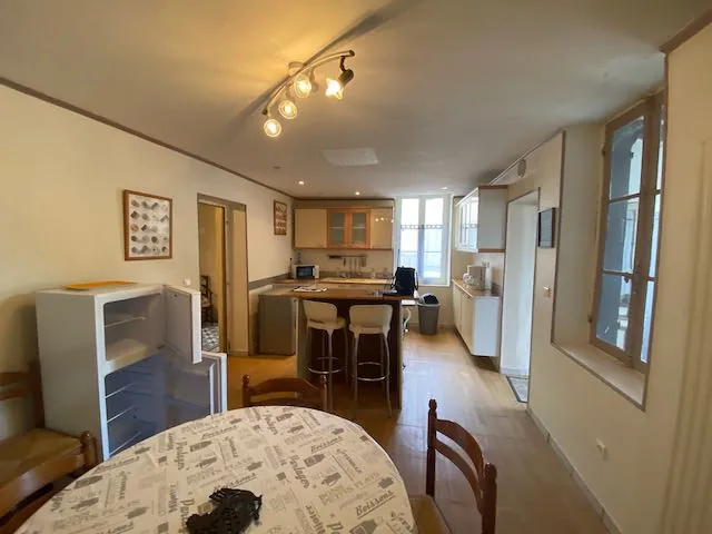 A vendre maison de ville mitoyenne de 180 m² à Le Donjon 