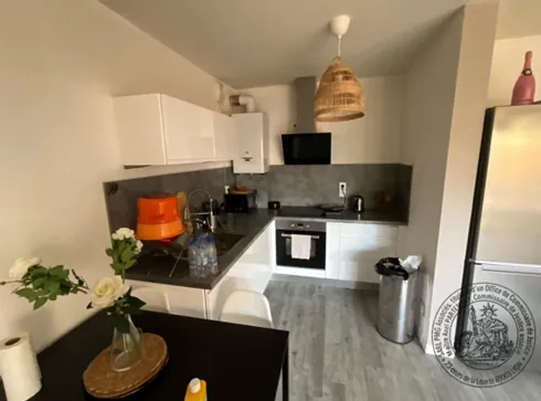 Appartement T4 à Vénissieux avec terrasse et garages – Vente aux enchères à partir de 40 000 € 