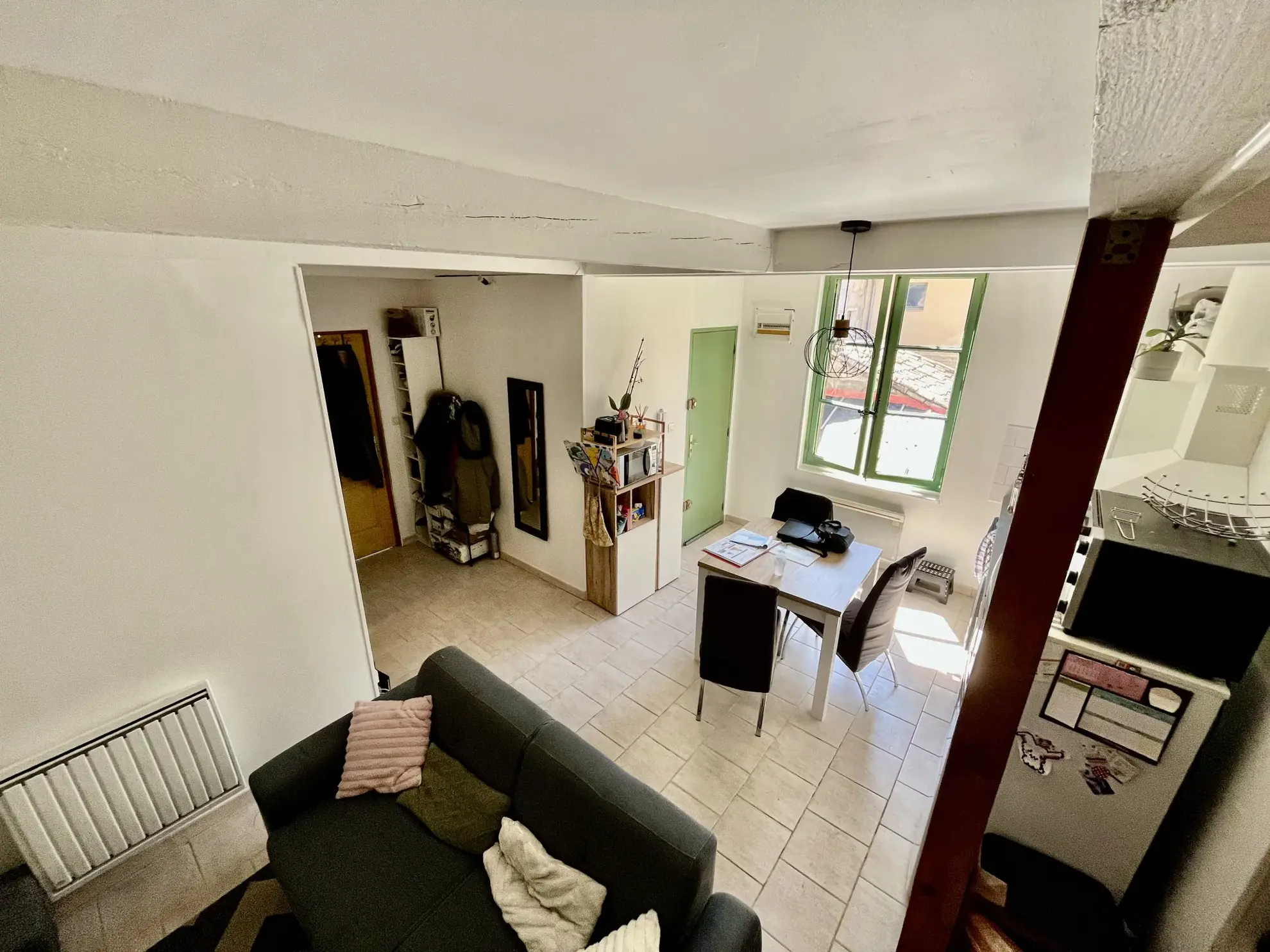 À vendre immeuble en centre-ville de Sommières avec 3 appartements et garage 